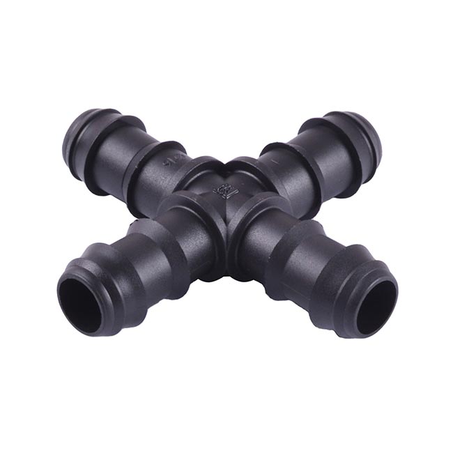 Четворник за капкова тръба ф16 Azud