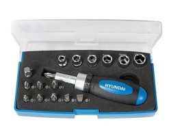 Отвертка с битове HY-40215 комплект HYUNDAI